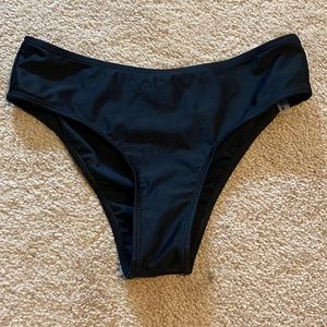 Mid-high waisted bikini bottoms